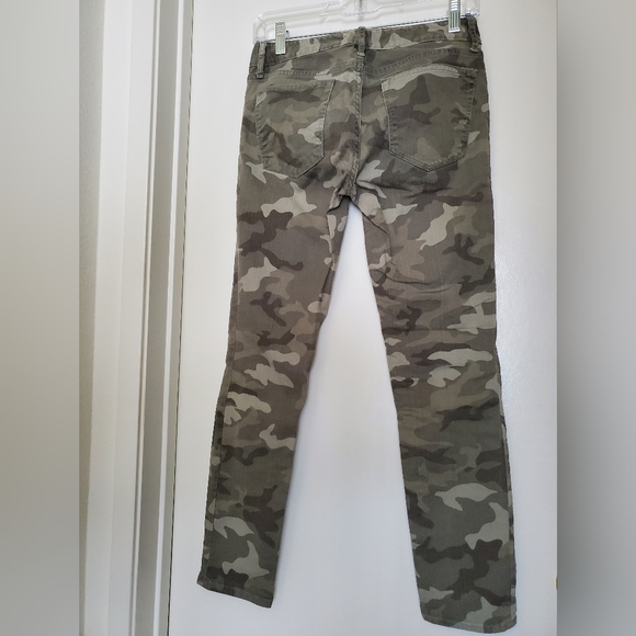 Gap camo skinny ankle pants size 26 - Picture 3 of 5
